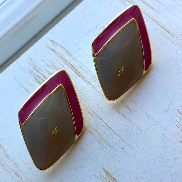 Vintage Diamond Shaped Enamel Clip On Earrings. - Picture 1 of 6